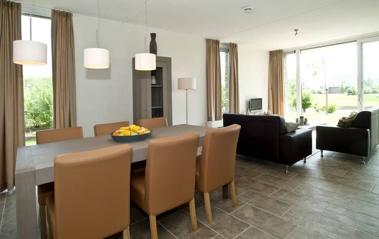 Ferienhaus für 6 Personen, mit Balkon/Terrasse und Terrasse sowie Garten und Seeblick in Niederkrüchten - 2