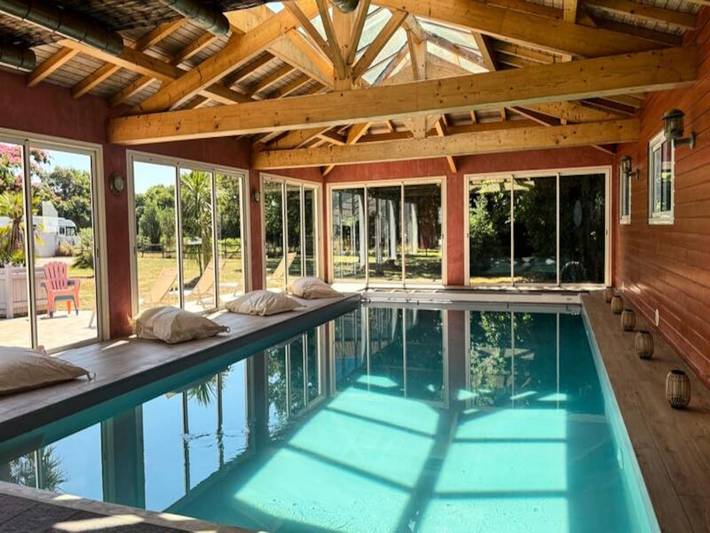 Appartement de vacances pour 14 personnes, avec sauna ainsi que piscine et jacuzzi
