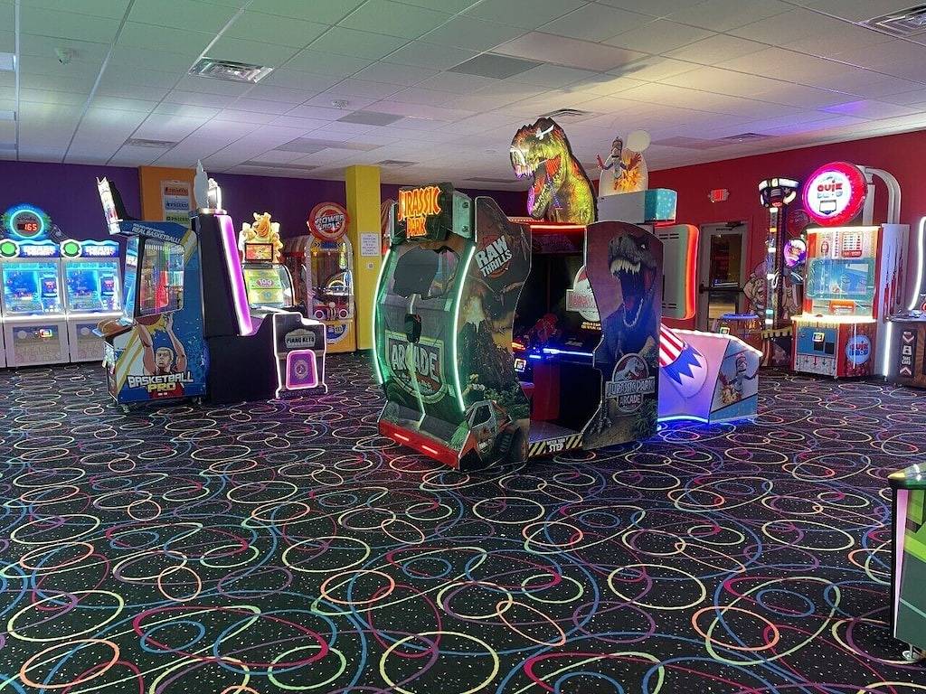 Ganze Wohnung, Lake view condo! Updated unit with 8 beds and 6 waterpark passes at Bridges Bay. in Dickinson County