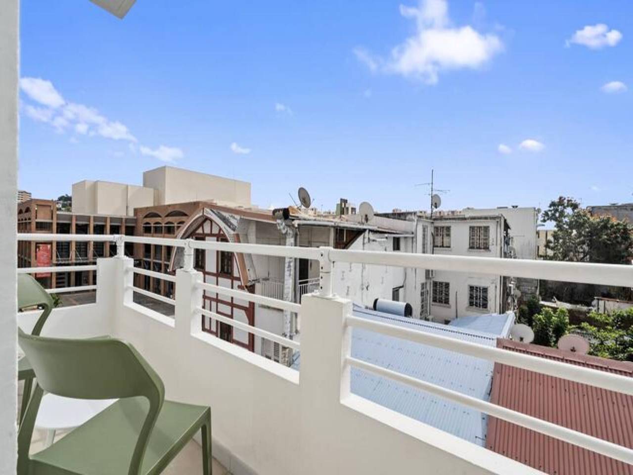 Entire apartment, Holiday Home in Fort-de-France by Beach in Martinique