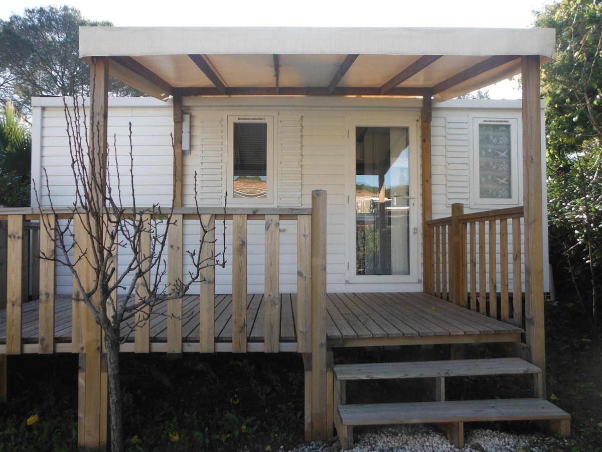 Two-Bedroom Mobile Home - Venus in Boulouris, Saint-Raphaël