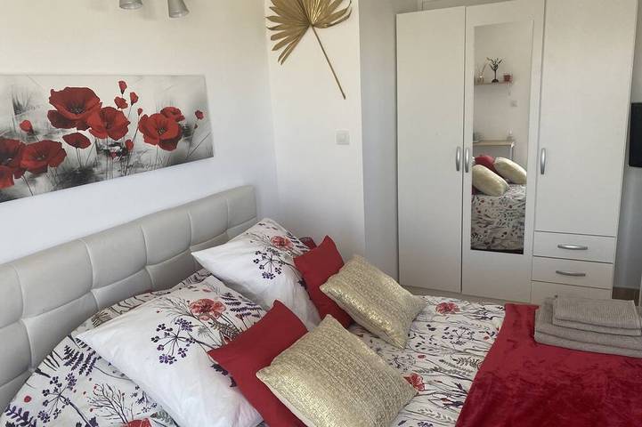 Location de vacances pour 2 personnes, avec piscine ainsi que jardin et terrasse, animaux acceptés à Comps - 3