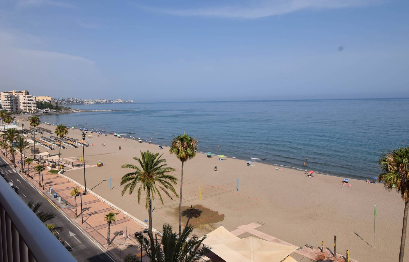Apartamento entero, Ref: 276. 2 bedroom seafront apartment with pool and parking in Los Boliches, Fuengirola