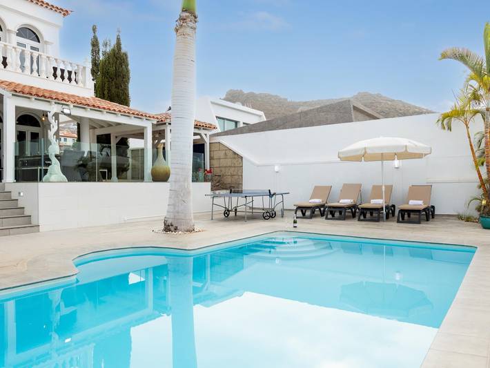 Location de vacances pour 10 personnes, avec vue sur l’océan ainsi que jardin et piscine, adapté aux familles à Adeje - 2