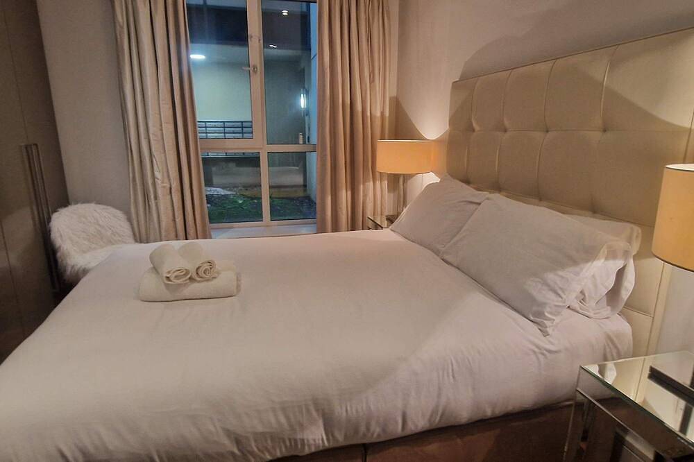 Entire apartment, Stunning and Spacious 1 Bedroom in Cork City in Cork, County Cork