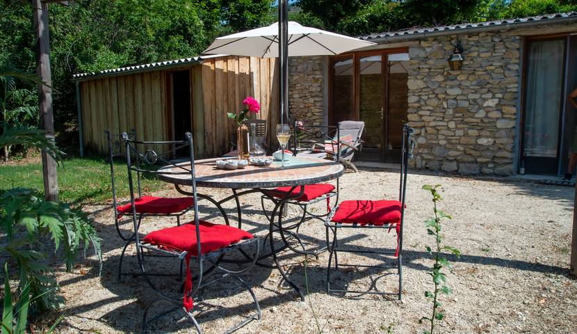 Gîte pour 4 personnes, avec piscine, adapté aux familles