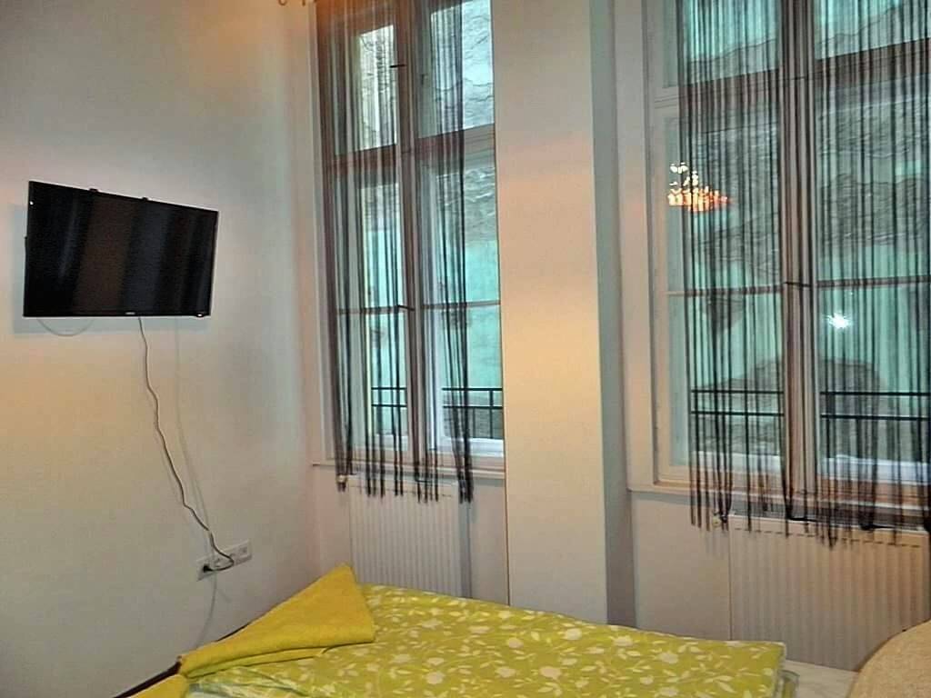 Apartamento entero, Two-Bedroom Apartment in Budapest, Danube-Ipoly National Park