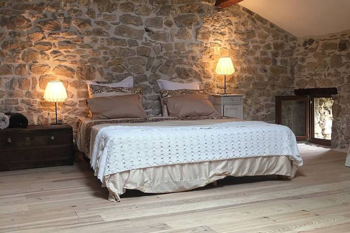 Location de vacances pour 10 personnes, avec jardin et terrasse à Uzer - 2