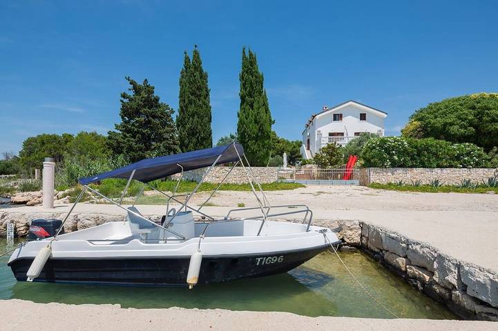 Villa pour 16 personnes, avec jardin et terrasse à Tisno - 2