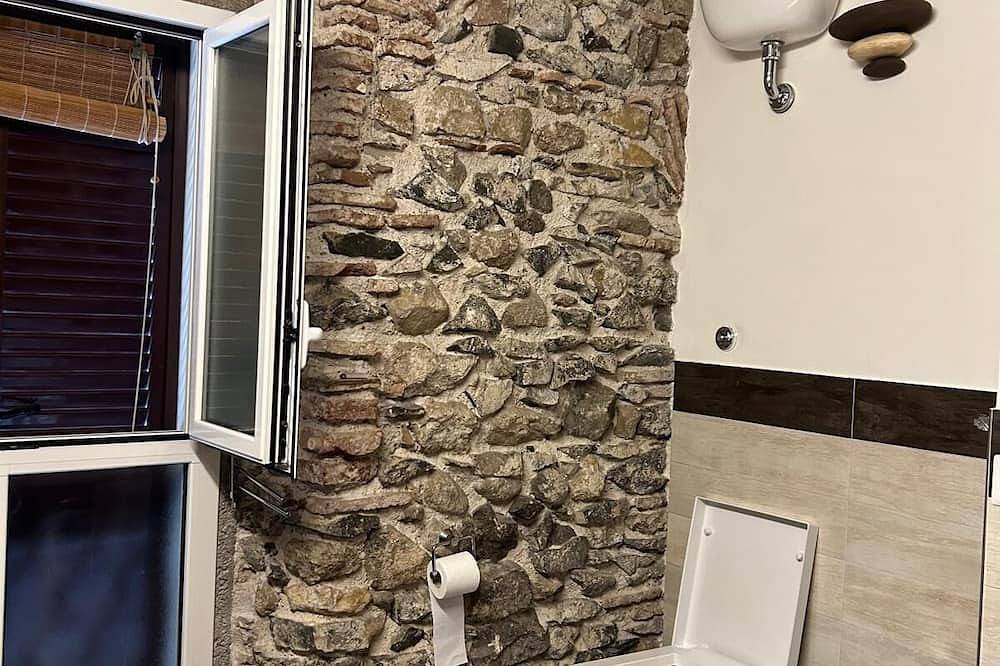 Casa de vacaciones 'Maison Gaia' con balcón, Wi-Fi y aire acondicionado in Velletri, Castelli Romani