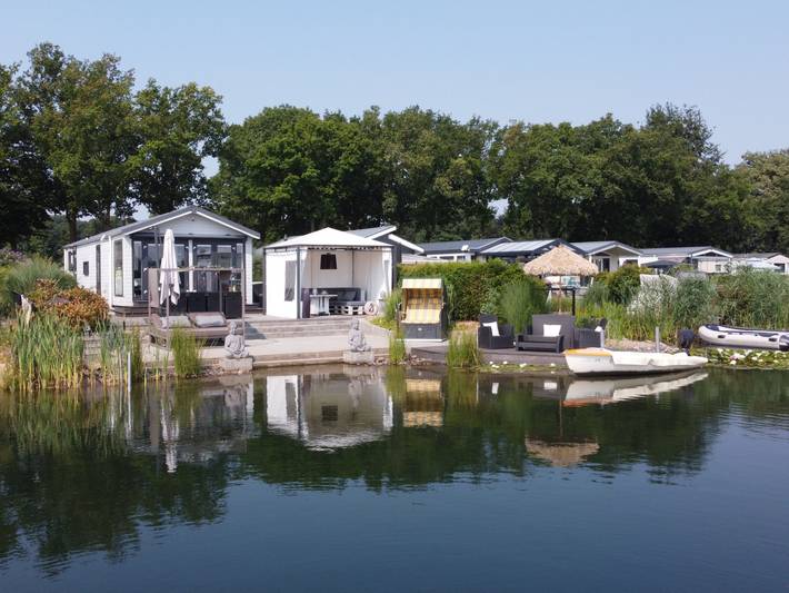 Ferienpark für 4 Personen, mit Pool und Garten