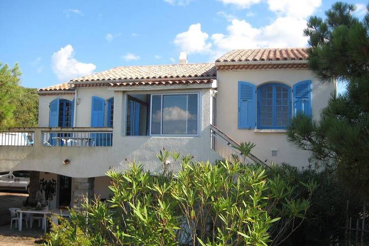 Gîte pour 5 personnes, avec terrasse dans Plage du Péro