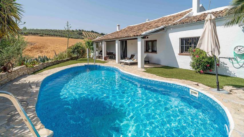 Casa rural para 12 personas, con balcón/terraza y piscina, Se admiten mascotas en Algodonales