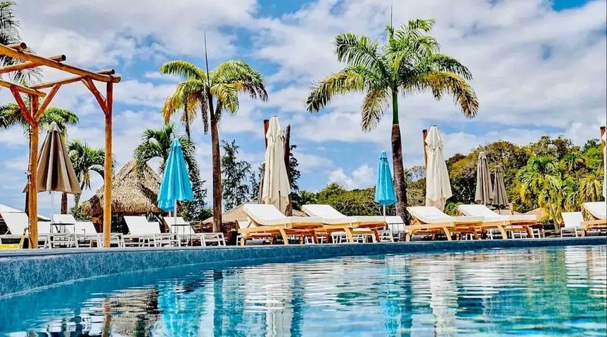 Gîte pour 3 personnes, avec piscine et terrasse dans Marie-Galante