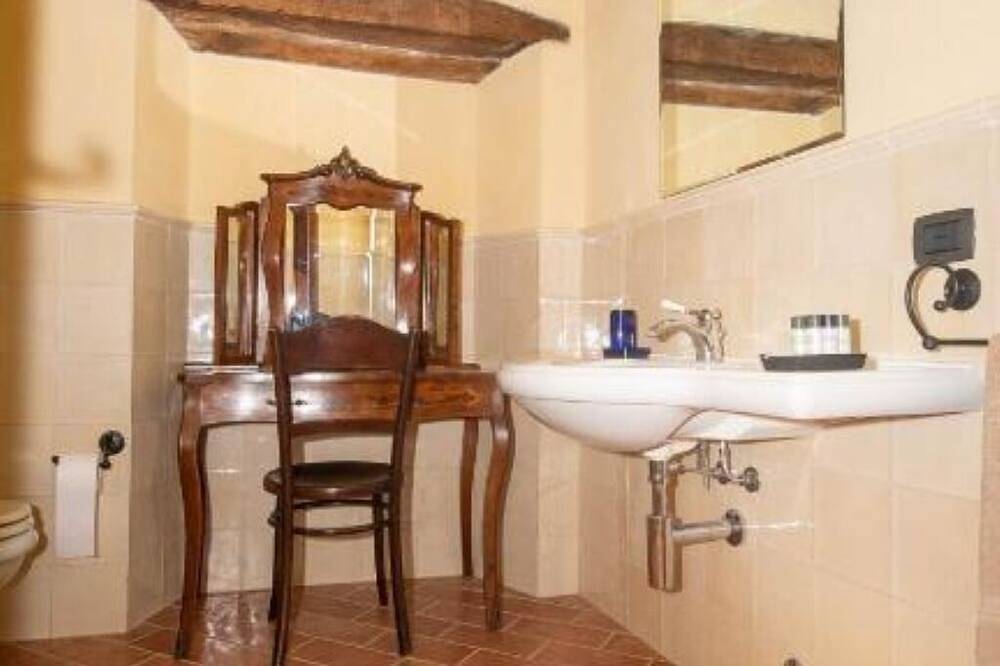 N.3 Camera Matrimoniale  con possibilità di terzo e quarto letto in Radicondoli, Siena e dintorni