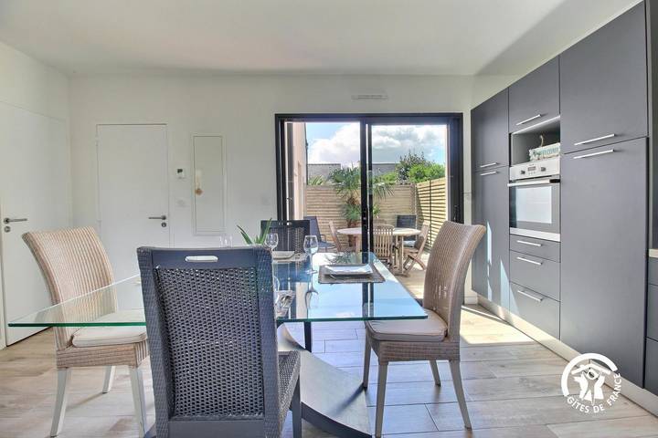 Gîte pour 4 personnes, avec terrasse dans Plage de Landrezac - 3