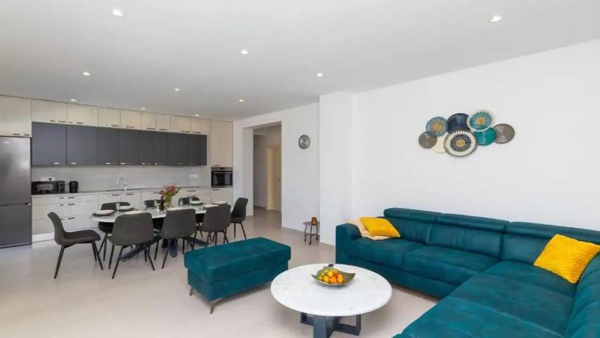 Ferienhaus für 9 Personen, mit Pool und Garten - 1