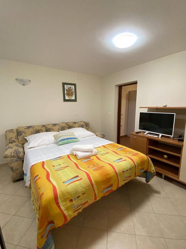 Ferienwohnung für 4 Personen, mit Terrasse in Razanac - 2
