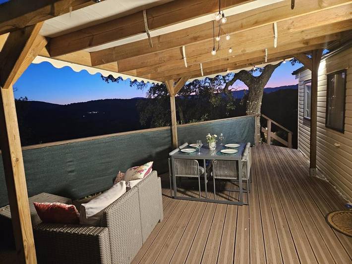 Camping pour 6 personnes, avec piscine et jardin ainsi que bassin pour enfant et jacuzzi à Gassin - 2