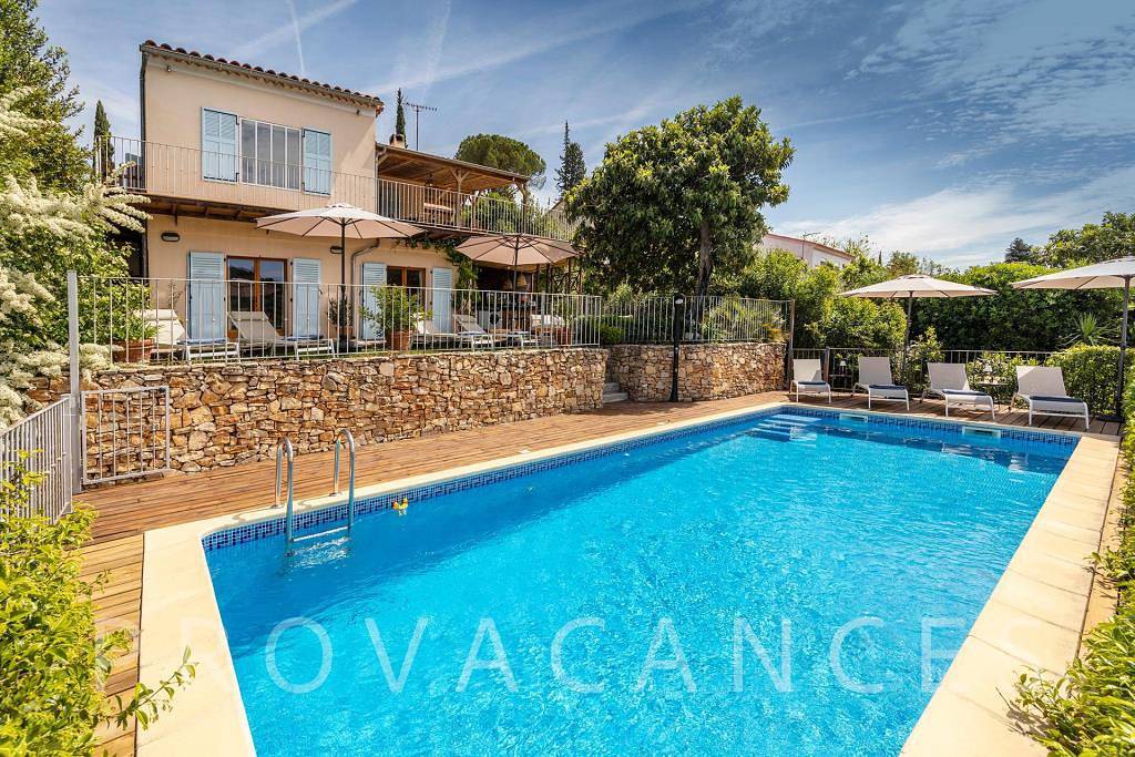 Villa pour 10 personnes avec jardin in Cotignac, Région de Brignoles