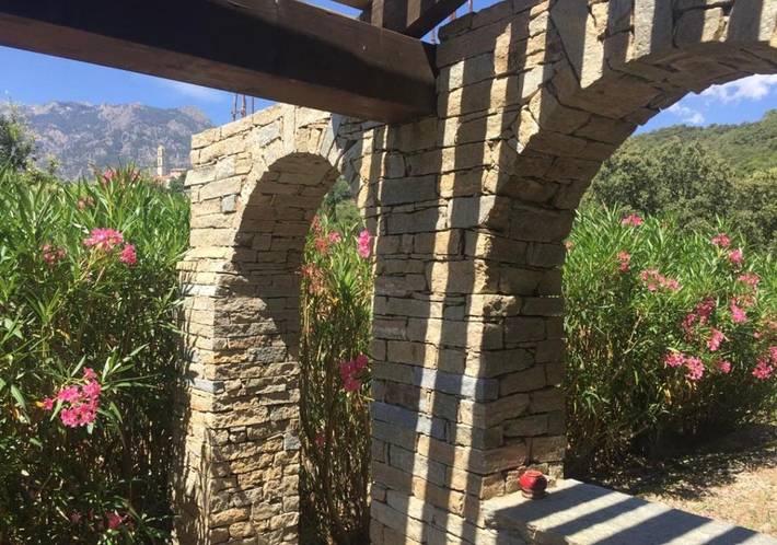 Gîte pour 4 personnes, avec jardin et vue ainsi que terrasse et piscine à Soveria - 4