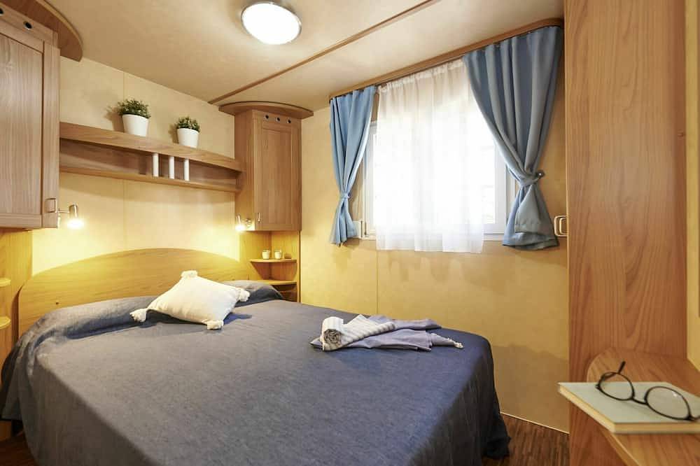 Lovely apartment in villa for 6 guests with A/C, Wifi, pool, Tv and terrace in Sessa Aurunca, Caserta Province