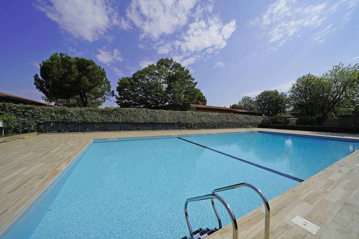 Ferienwohnung für 4 Personen, mit Garten und Terrasse in Sirmione