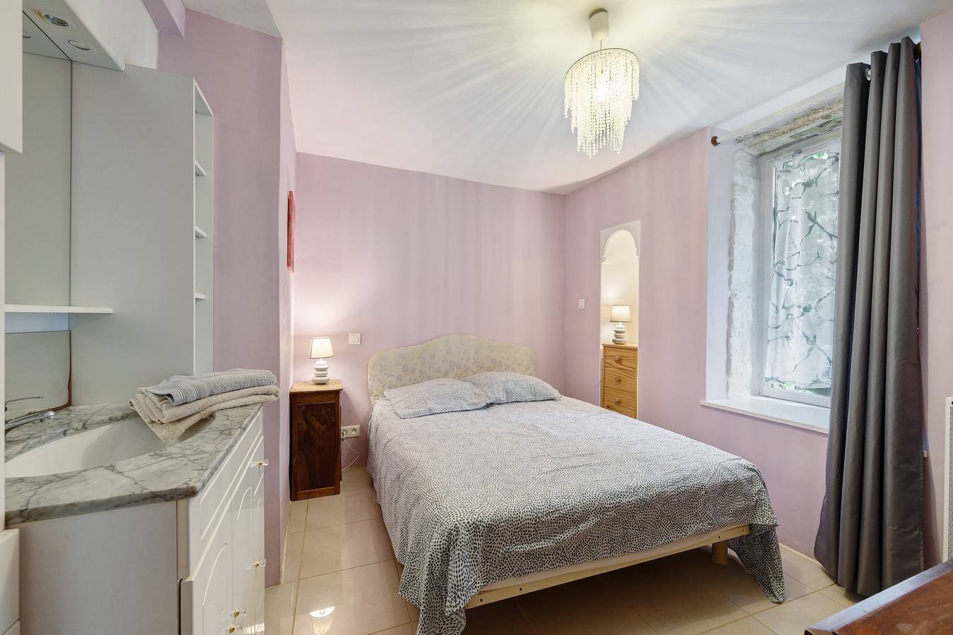 Gîte Les Magnolias Logis Bourseguin avec piscine partagée, terrasse privée et Wi-Fi in Bourneau, Fontenay-le-Comte
