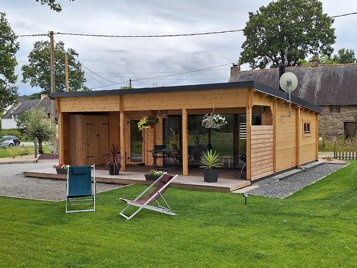 Location de vacances pour 4 personnes, avec Jacuzzi ainsi que Terrasse et Vue à Sérent