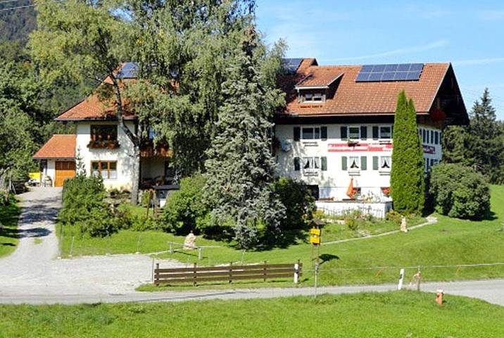 Ferienwohnung für 4 Personen, mit Terrasse und Garten in Blaichach