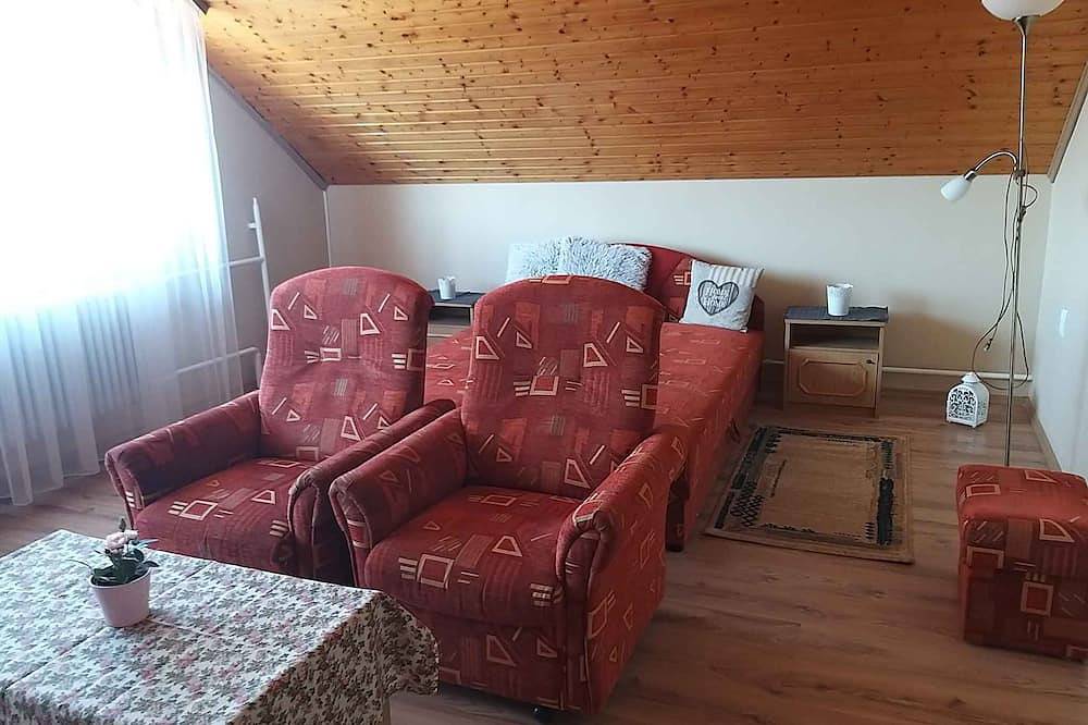 Entire apartment, Holiday apartment with large garden in Gyenesdiás, Keszthely region