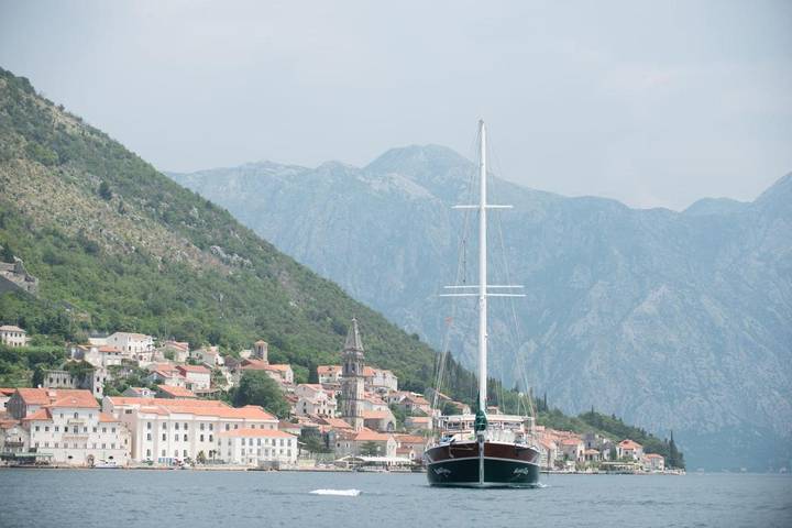 Boot für 16 Personen, mit Terrasse und Pool sowie Ausblick in Montenegro - 4