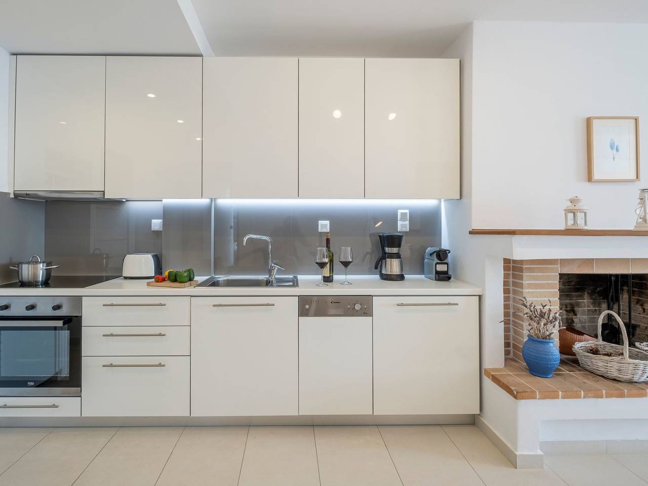 Ganze Wohnung, Luxuriöses Apartment mit einem Schlafzimmer direkt am Wasser, Meerblick in Xiropigado, Kynouria