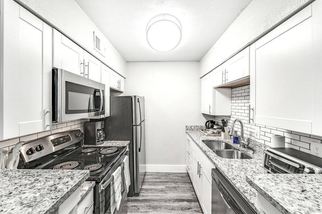 Ganze Wohnung, Best Location Downtown | Mins from At&T, Ranger Stadium & Six Flags in Arlington, Tarrant County