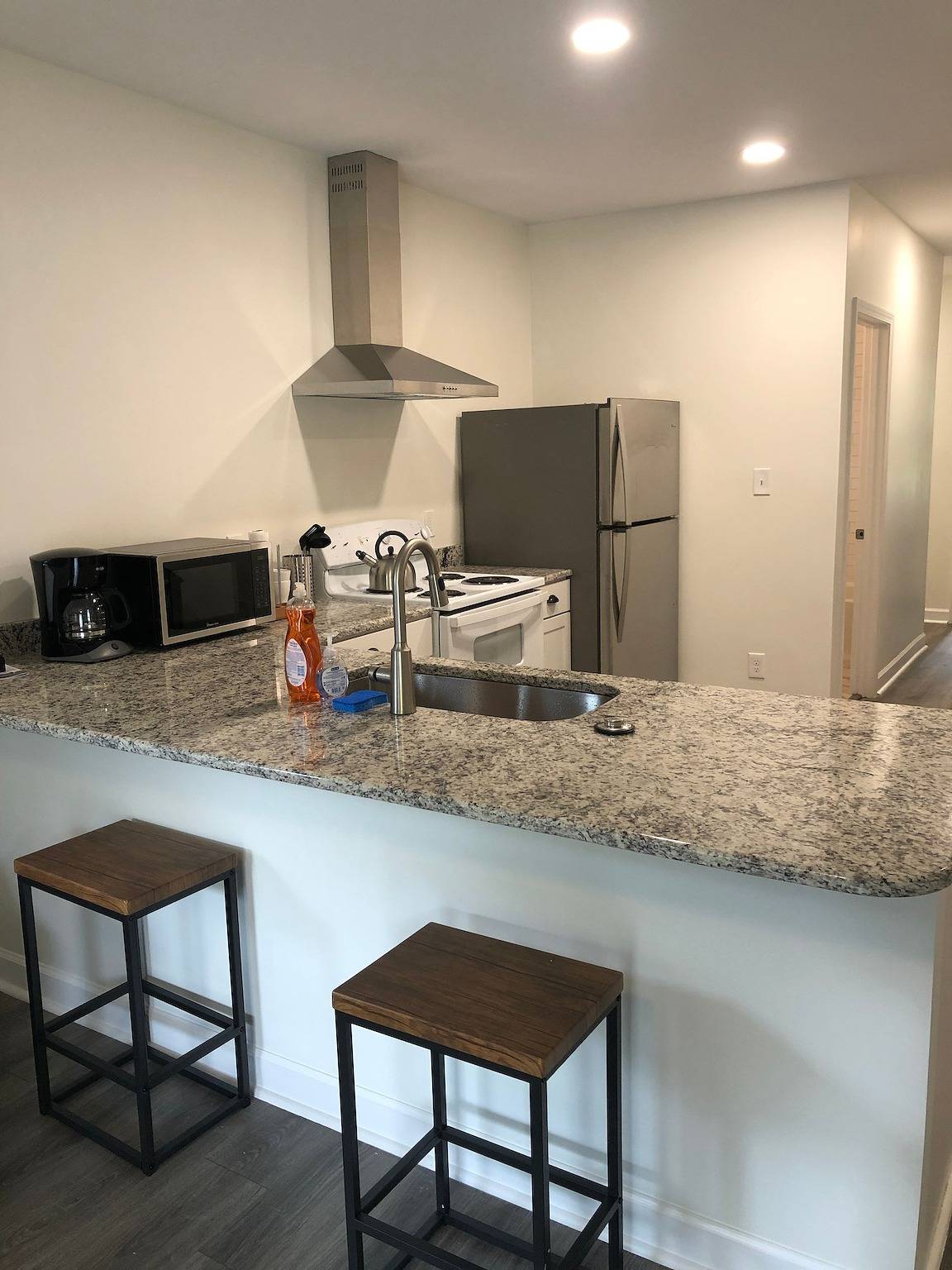 Ganze Wohnung, Lakewood/Lyon Park Renovated Cottage Near Duke 23A in Durham (NC), Durham County (USA)