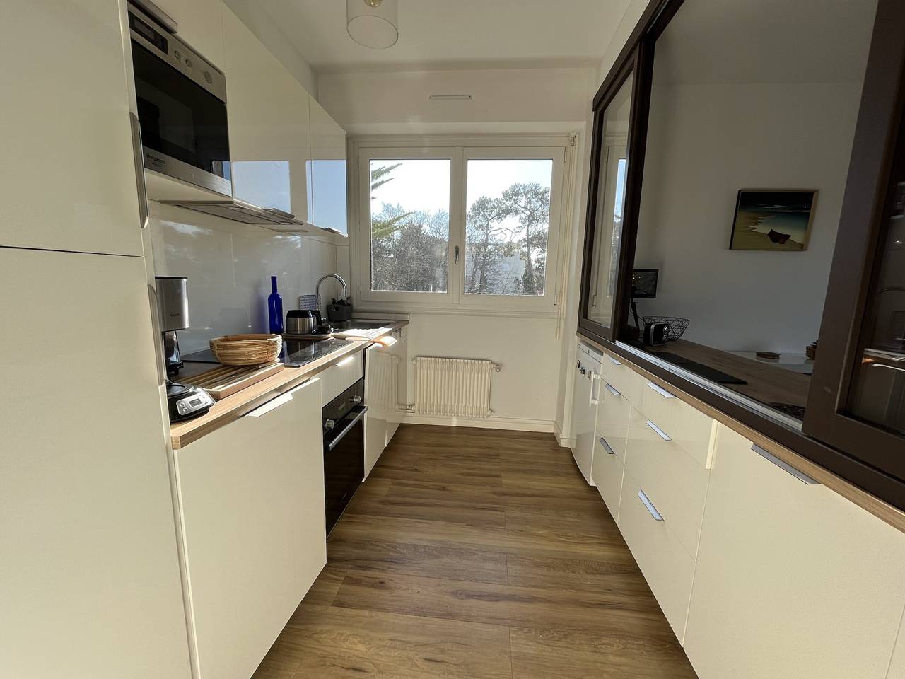 Entire apartment, Charming Apartment in Arcachon with Balcony, Private Parking & Nearby Attractions in Arcachon, Arcachon region