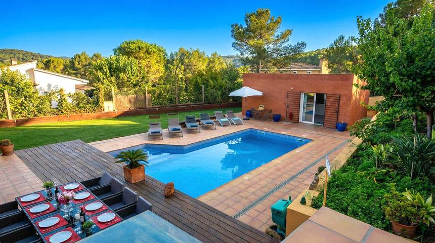 Chalet para 12 personas, con jardín y piscina, Familias con niños en Cataluña