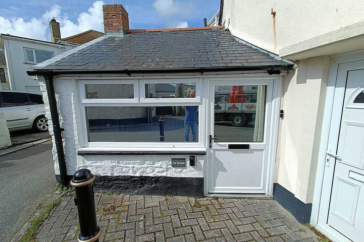 Log cabin for 2 people in Mullion