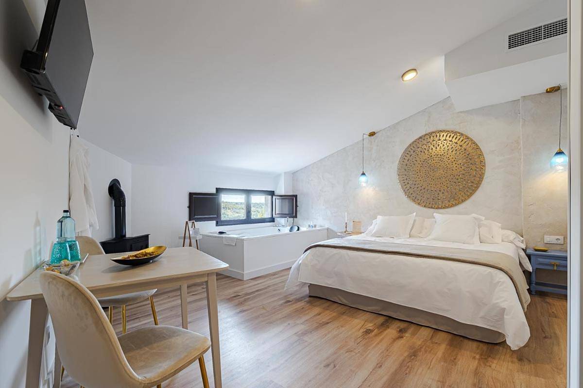 Duo Somnia, suites con jacuzzi y chimenea, only adults in Sigüenza, Provincia de Guadalajara