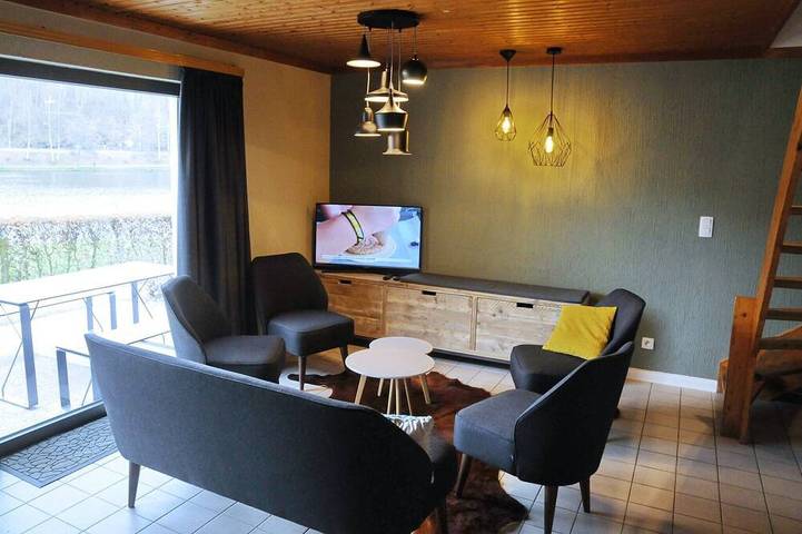 Glamping voor 8 personen, with balkon/terras and sauna as well as terras in Provincie Luxemburg