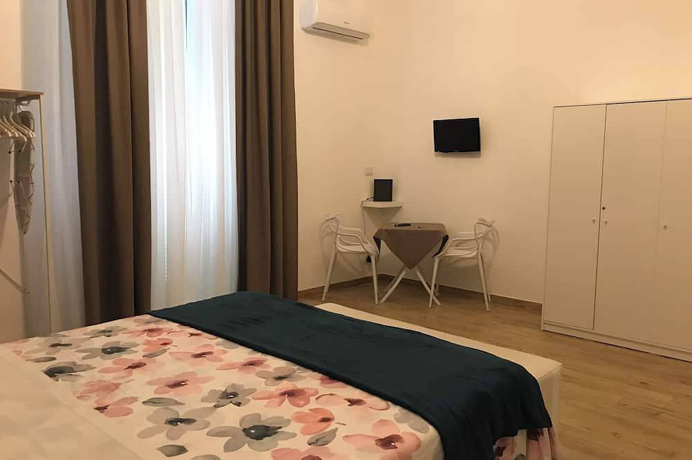 Family apartment located in the center of Taranto I strategic location. in Taranto, Gulf of Taranto