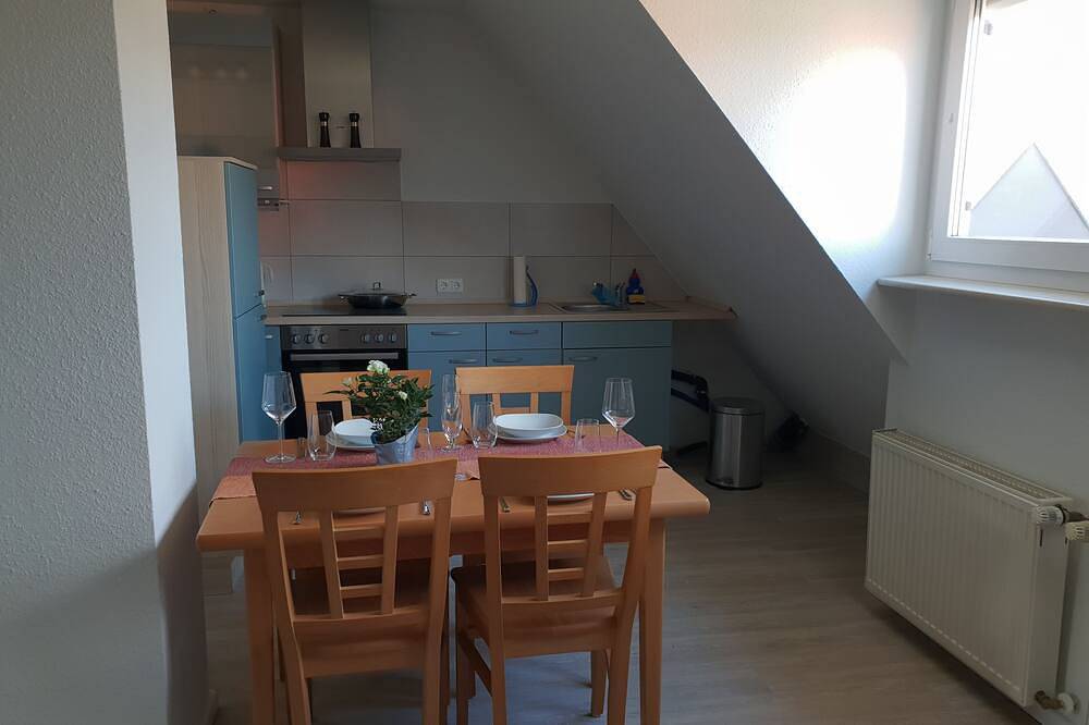 Ganze Wohnung, Trade fair Cgn/Dus Dg studio apartment for 1-4 persons, can be extended by renting out in Monheim am Rhein, Kreis Mettmann