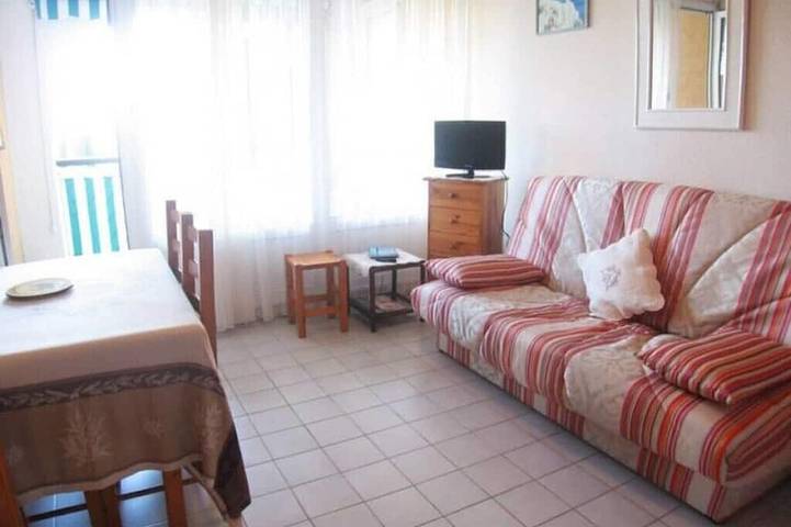 Ganze Wohnung, Klassifizierte 2 ** T2-Wohnung mit Blick auf das Meer und Miramar Strand - privater Parkplatz in La Londe-les-Maures, Parc national Port-Cros