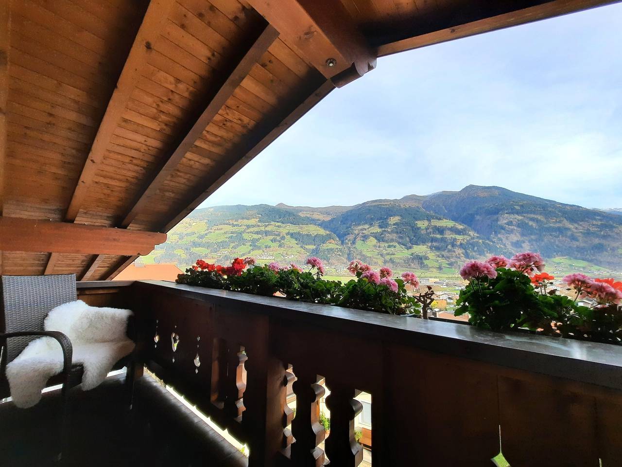 Ganze Ferienwohnung, Appartement bis 3 Personen in Tuxer Alpen, Fügen