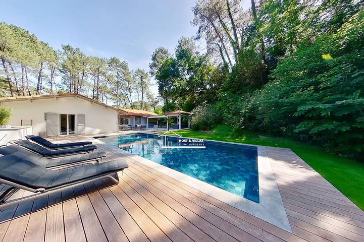 Villa pour 11 personnes, avec jacuzzi ainsi que terrasse et jardin à Hossegor