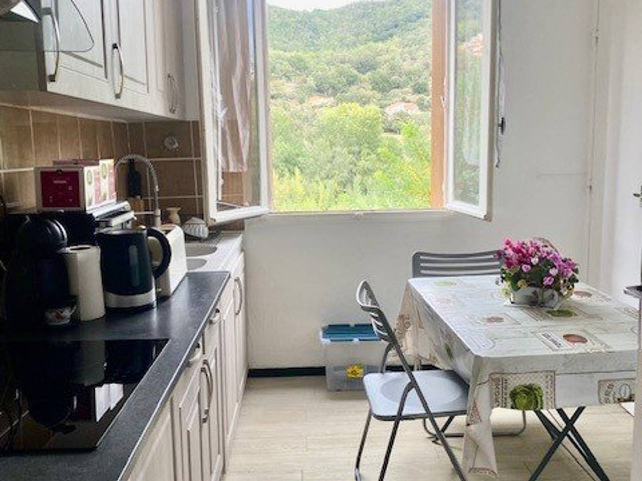 Appartement entier, Appartement F3 à Amélie-les-Bains avec Wifi et climatisation portative pour 4 personnes in Amélie-les-Bains-Palalda, Région de Céret