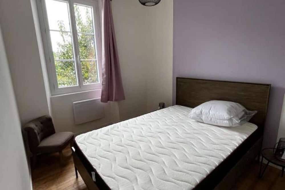 Geheel appartement, T2 Bis Escapade near train station, town center, parking in Lourdes, Hautes-Pyreneeën