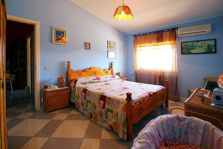 Gîte pour 7 personnes, avec jardin ainsi que balcon et piscine à Campofelice di Roccella - 3