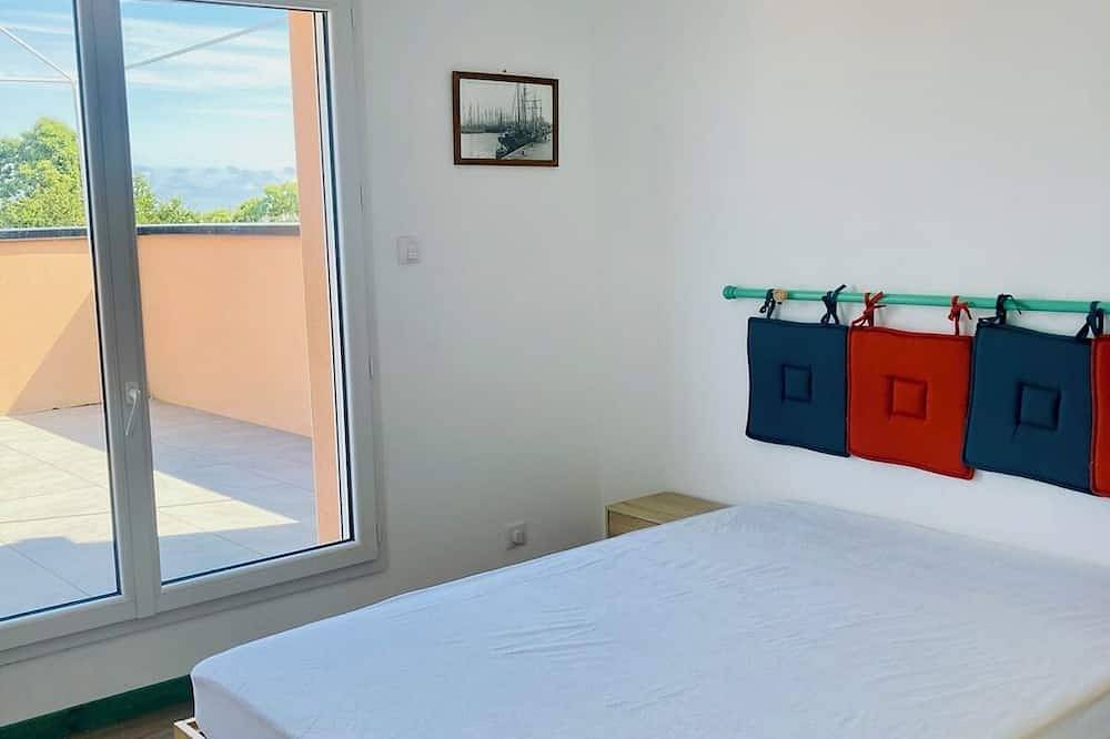 Apartamento entero, Apartment 34m2 large terrace sea view 2km beaches gr34. Pink granite hillsides in Trélévern, Costa de granito rosa