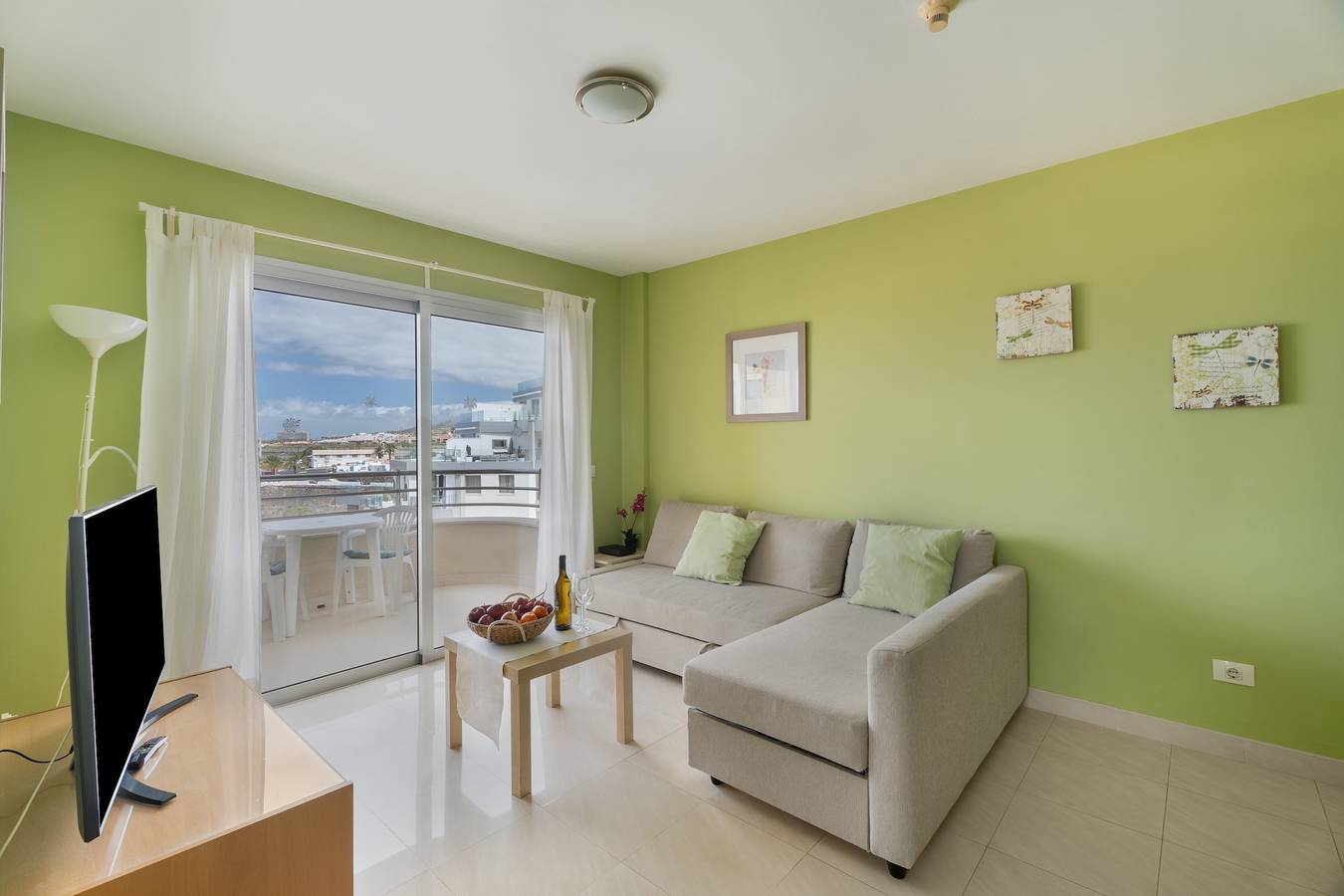 Apartamento entero, Apartamento de vacaciones 'Apartamento Sol Paraiso' con vistas al mar, piscina compartida y Wi-Fi in Playa Paraíso, Adeje